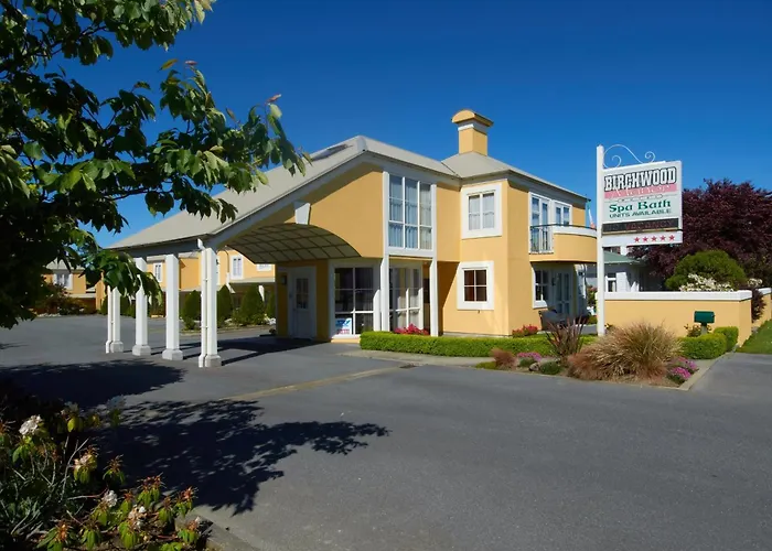 Birchwood Manor