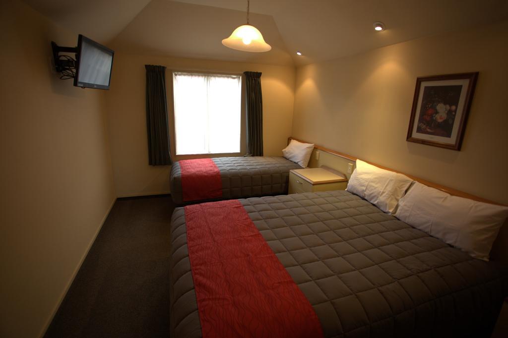 Motel Birchwood Manor