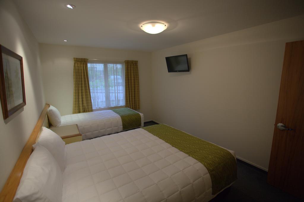Birchwood Manor 5*