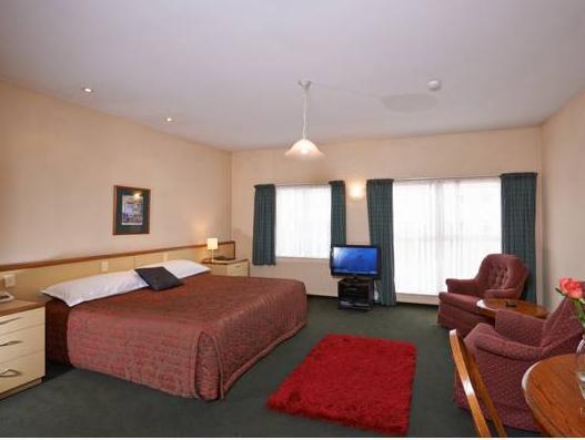 Birchwood Manor 5*