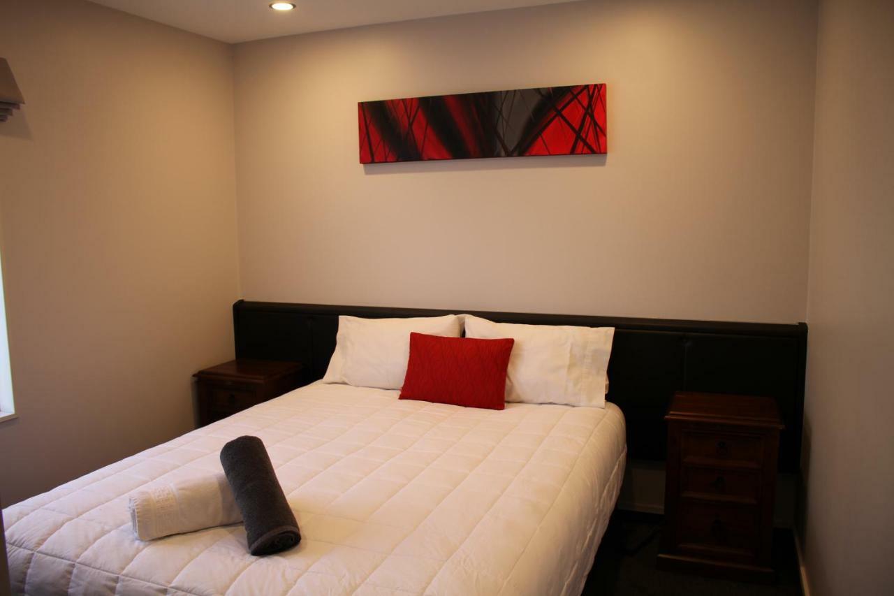 Birchwood Manor 5*