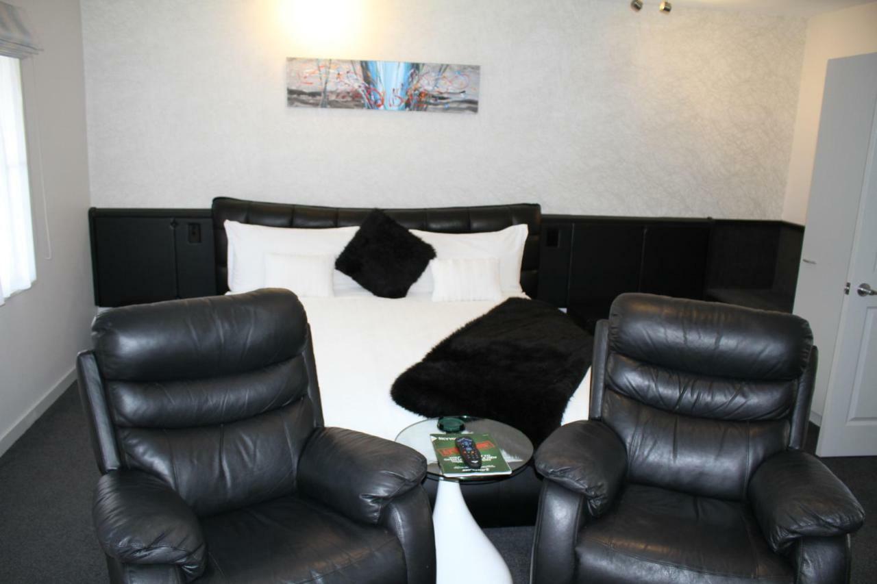 Birchwood Manor 5*